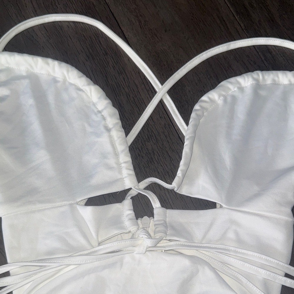Sexy White stretchy fitted strappy ruched mini dress - Picture 3 of 7